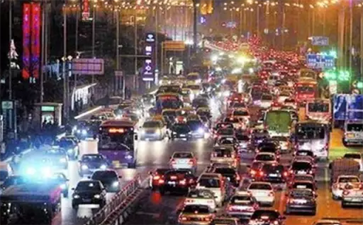 大件設備運輸:百臺營運車輛保旅游節(jié)安全運輸
